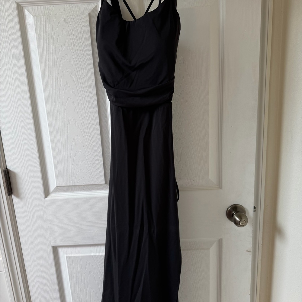 HALARA Black Backless Maxi Dress with Strappy Detail